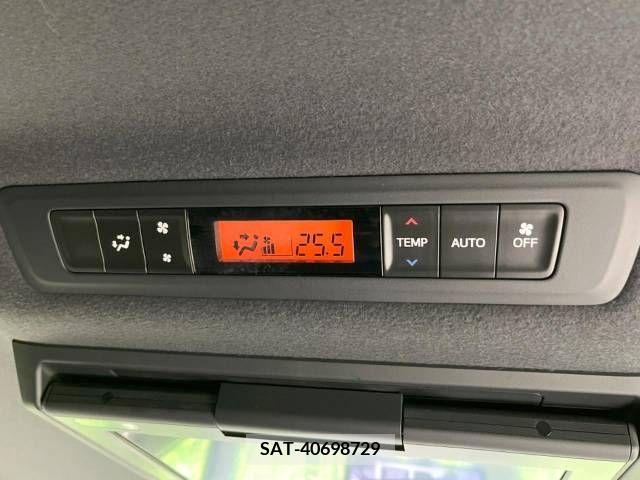 Toyota VOXY 2017-07 289128-7