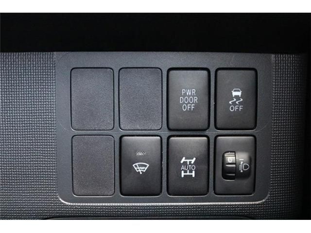 Toyota SPADE 2014-06 5633-9