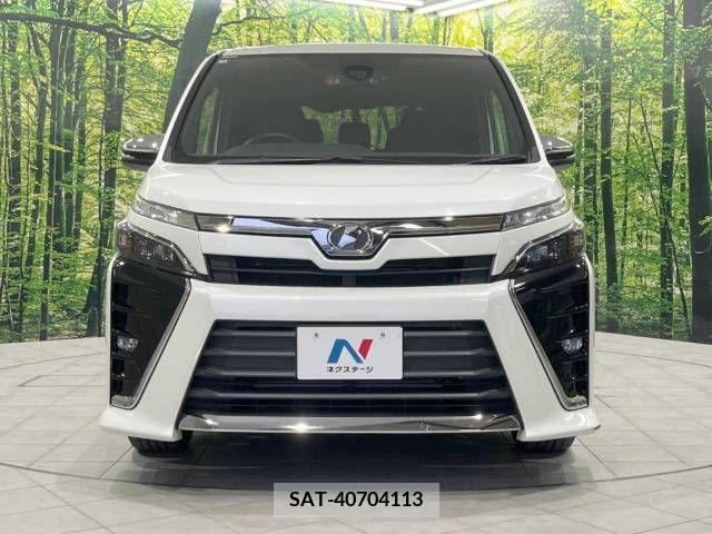 Toyota VOXY 2018-07 370521-14
