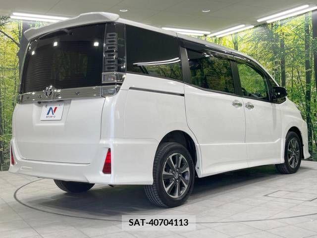 Toyota VOXY 2018-07 370521-17