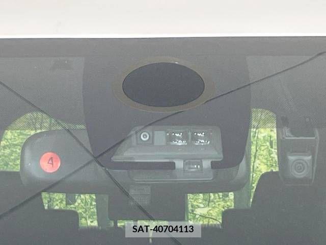 Toyota VOXY 2018-07 370521-3