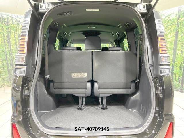 Toyota VOXY 2017-12 219485-11