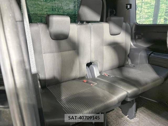 Toyota VOXY 2017-12 219485-10