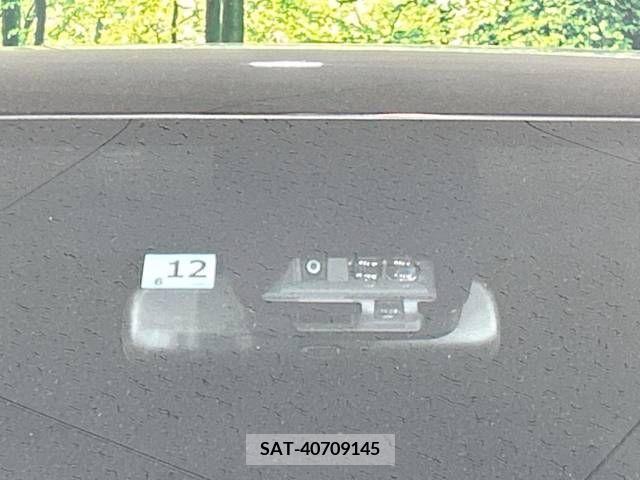 Toyota VOXY 2017-12 219485-6
