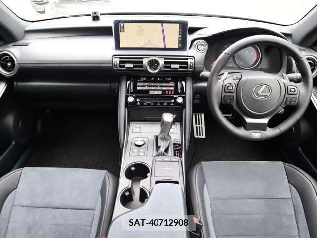 Lexus IS 2022-03 275465-7