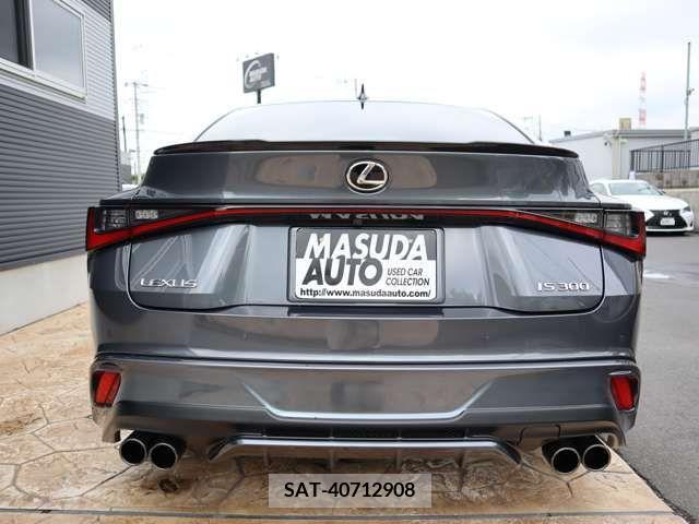Lexus IS 2022-03 275465-5