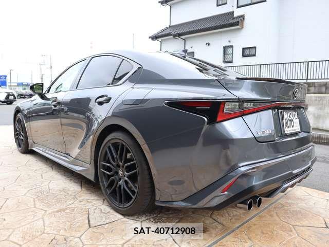 Lexus IS 2022-03 275465-4
