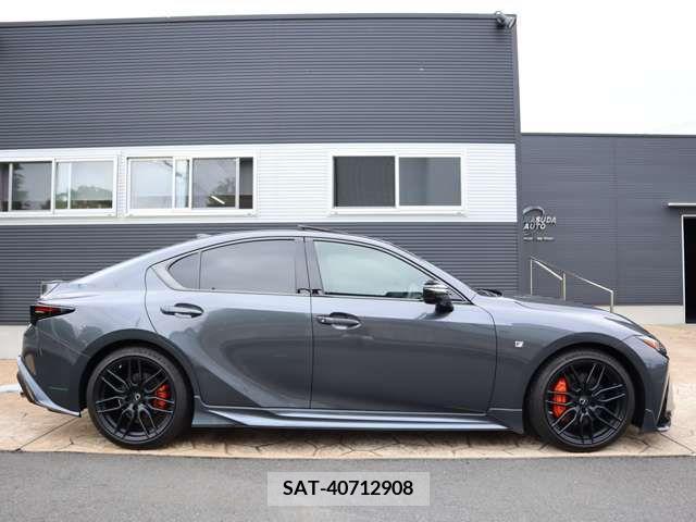 Lexus IS 2022-03 275465-3