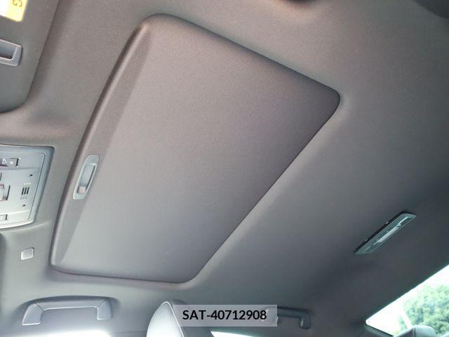 Lexus IS 2022-03 275465-21