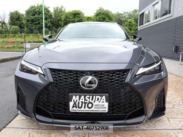 Lexus IS 2022-03 275465-1