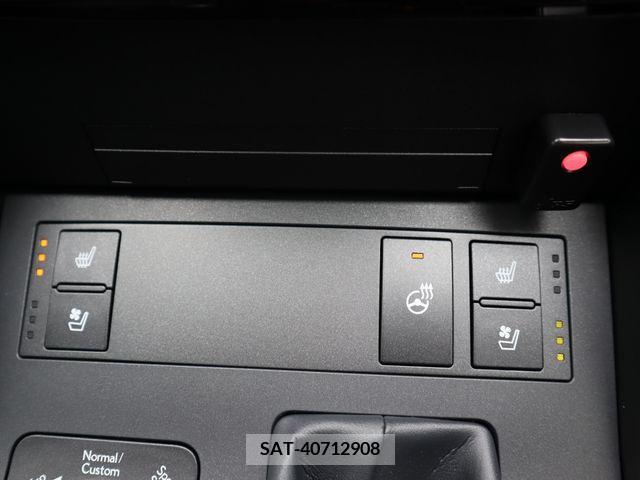 Lexus IS 2022-03 275465-16