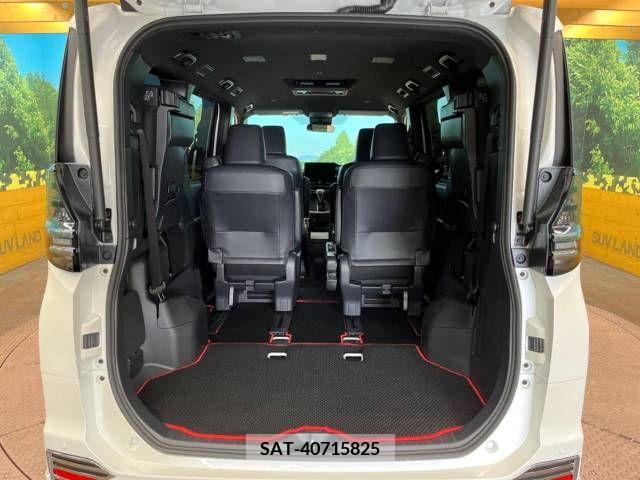 Toyota VOXY 2023-05 333212-11