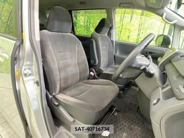Toyota VOXY 2009-10 251211-8