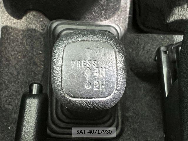 Nissan KICKS 2009-04 304919-22