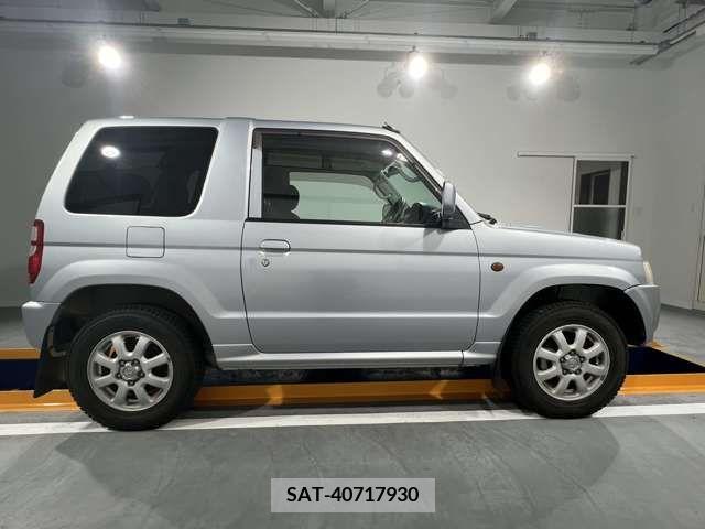 Nissan KICKS 2009-04 304919-8