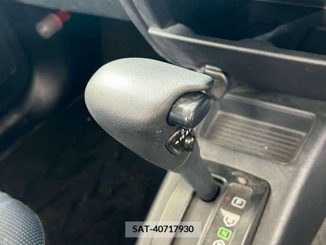 Nissan KICKS 2009-04 304919-23