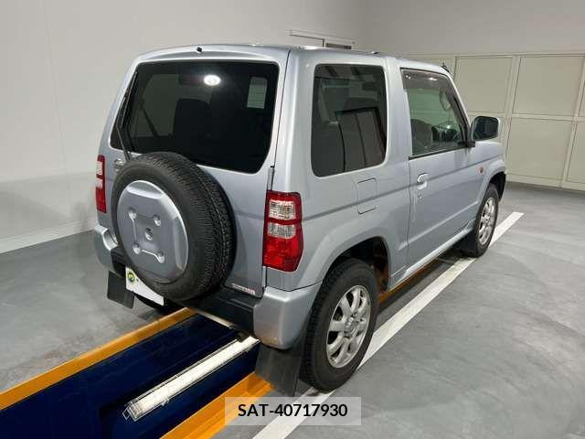 Nissan KICKS 2009-04 304919-7