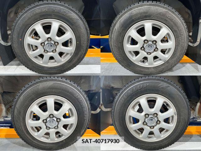 Nissan KICKS 2009-04 304919-27