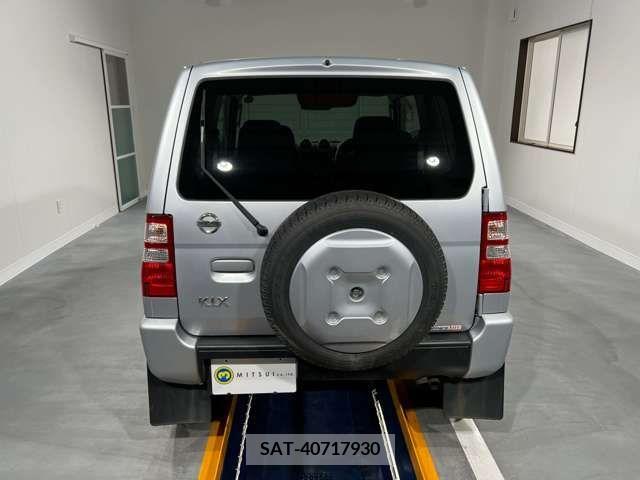 Nissan KICKS 2009-04 304919-6