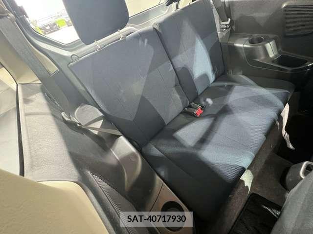 Nissan KICKS 2009-04 304919-13