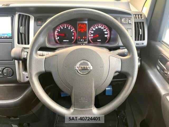 Nissan SERENA 2010-02 251639-12