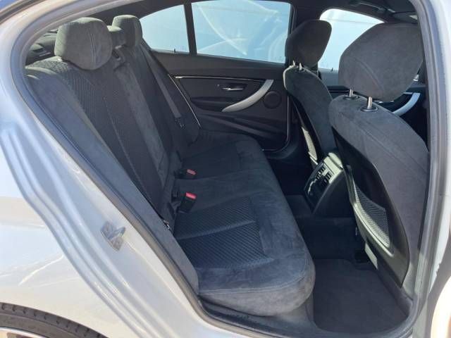 Bmw 3 SERIES 2017-04 181798-9