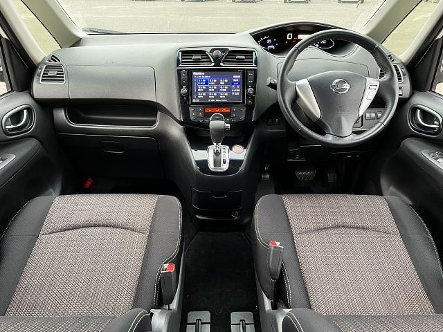 Nissan SERENA 2015-07 190261-1