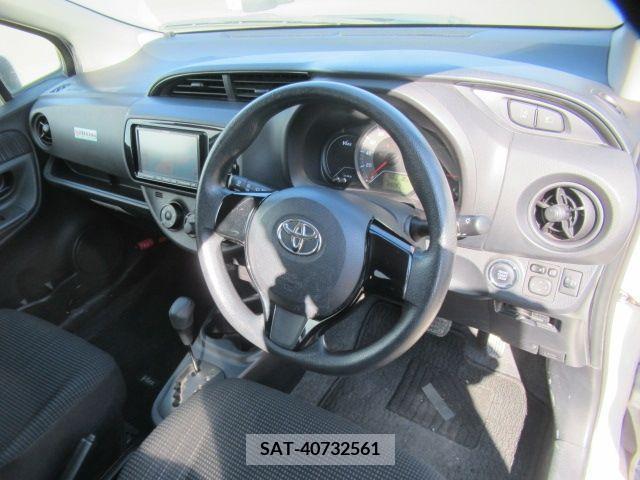 Toyota VITZ 2017-07 341562-3