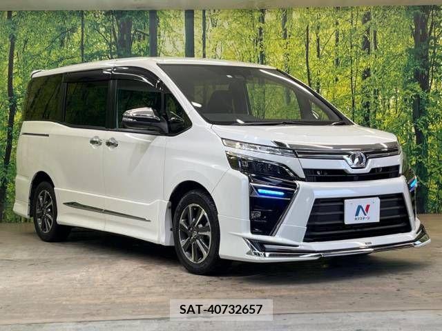Toyota VOXY 2018-03 215780-17