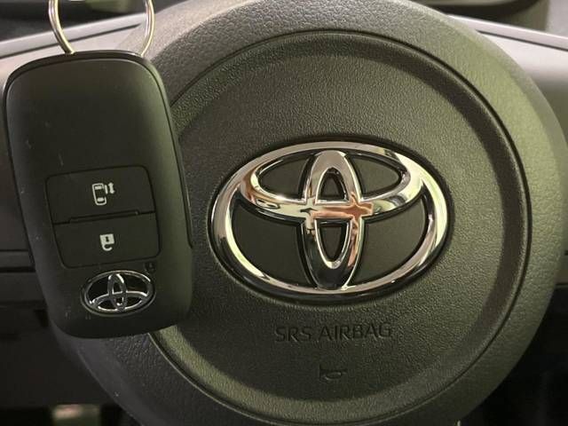 Toyota ROOMY 2023-04 28412-6