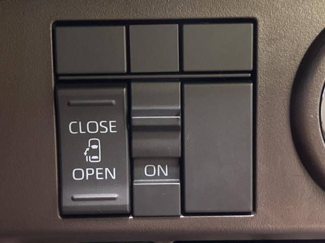 Toyota ROOMY 2023-04 28412-7