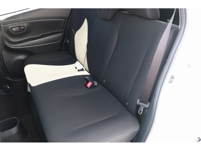 Toyota VITZ HYBRID 2017-08 182875-22