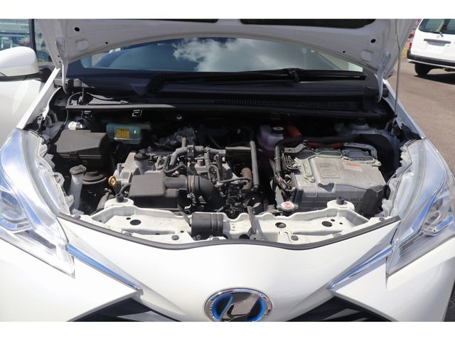 Toyota VITZ HYBRID 2017-08 182875-10