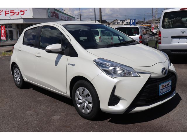Toyota VITZ HYBRID 2017-08 182875-2