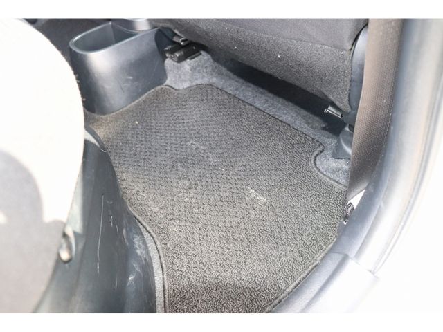 Toyota VITZ HYBRID 2017-08 182875-21
