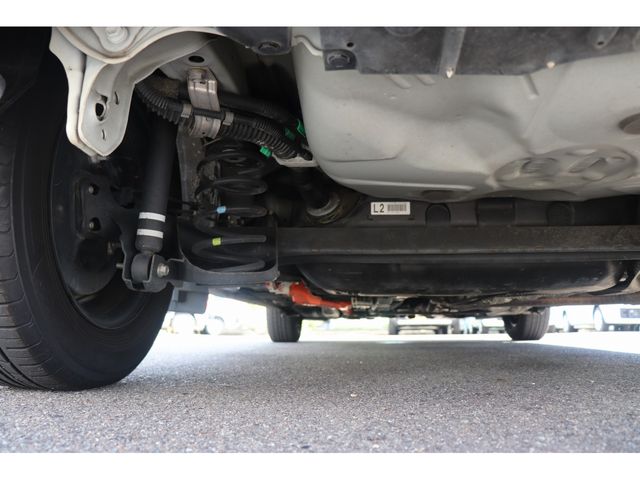 Toyota VITZ HYBRID 2017-08 182875-8