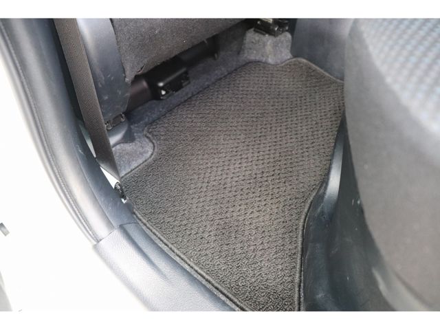 Toyota VITZ HYBRID 2017-08 182875-23