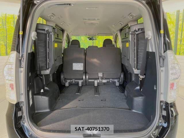 Toyota VOXY 2012-06 327844-11