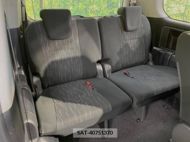 Toyota VOXY 2012-06 327844-9