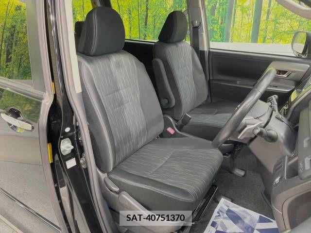 Toyota VOXY 2012-06 327844-7