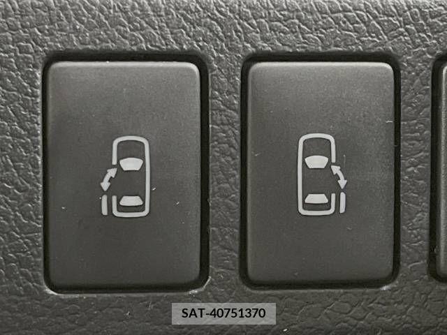 Toyota VOXY 2012-06 327844-2