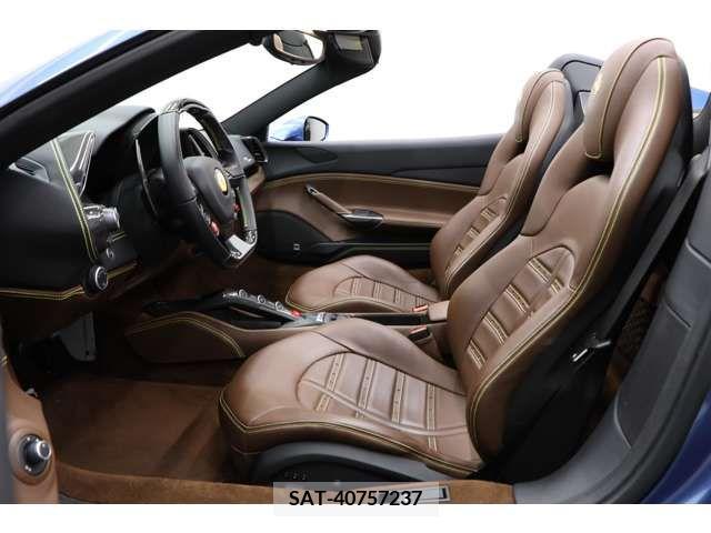 Ferrari 488 Spider 2018-08 240848-6