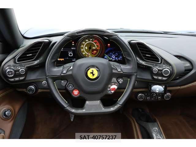 Ferrari 488 Spider 2018-08 240848-19