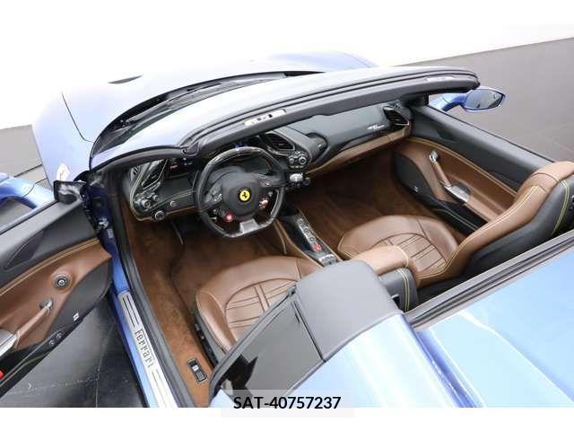 Ferrari 488 Spider 2018-08 240848-17