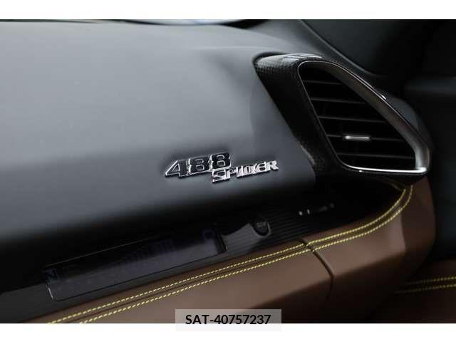 Ferrari 488 Spider 2018-08 240848-15