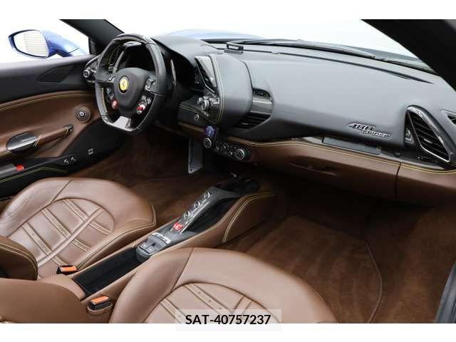 Ferrari 488 Spider 2018-08 240848-13