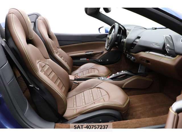 Ferrari 488 Spider 2018-08 240848-12