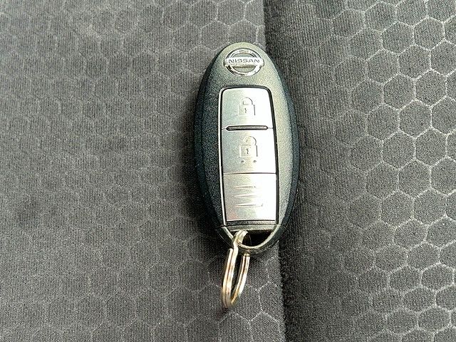 Nissan JUKE 2013-05 12483-4