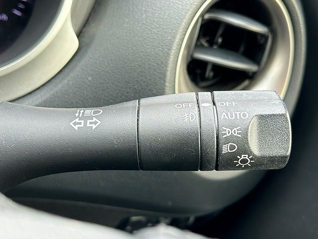 Nissan JUKE 2013-05 12483-23