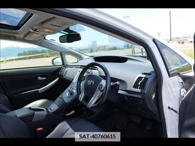 Toyota PRIUS 2014-02 352306-10